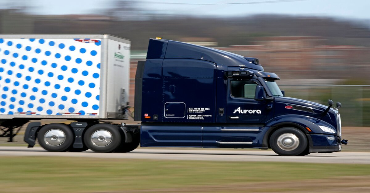 Teamsters protest AV trucks, demand safety laws.