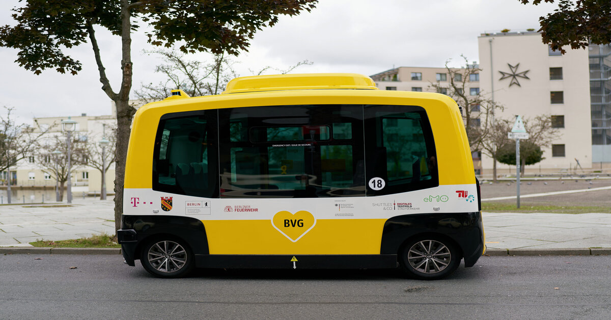 Self-Driving Shuttles Begin